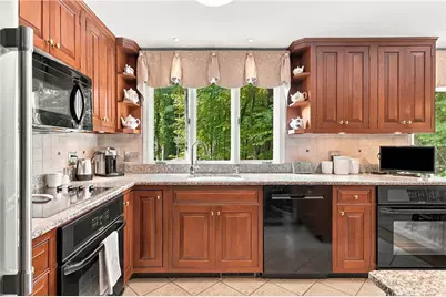 1 Kings Row, Cumberland, RI 02864 - Photo 9