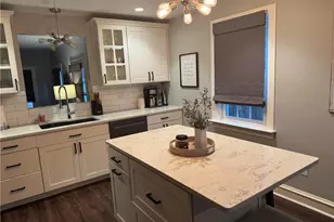 55 Knollwood Ave, Cranston, RI 02910 - Photo 5