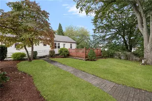 12 Bowen St, Johnston, RI 02919 - Photo 5