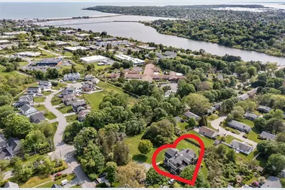 386 Green End Avenue, Middletown, RI 02842 - Photo 9