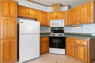26 Bluebird Dr, Tiverton, RI 02878 - Photo 9