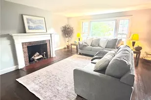 15 Sarah Teft Dr, Warwick, RI 02889 - Photo 3