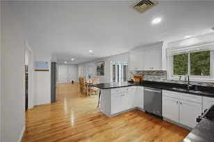 22 Oakhurst Dr, Smithfield, RI 02828 - Photo 3