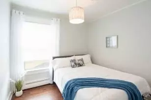 16 Pond Ave, Newport, RI 02840 - Photo 9
