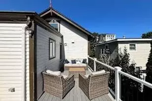 16 Pond Ave, Newport, RI 02840 - Photo 5