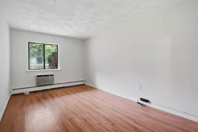 752 Quaker Lane #B207, Warwick, RI 02818 - Photo 5