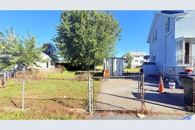 1711 Bay Street #1, Fall River, MA 02724 - Photo 3