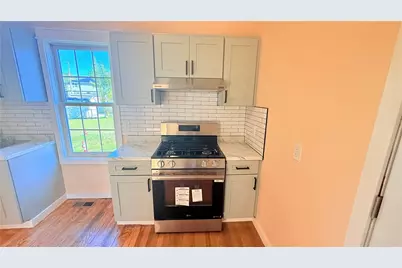 1711 Bay Street #1, Fall River, MA 02724 - Photo 9
