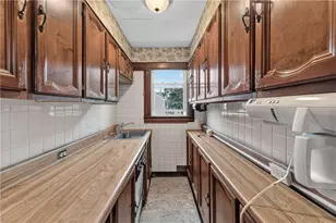 113 Radcliffe Ave, Providence, RI 02908 - Photo 21