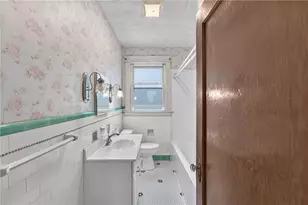 113 Radcliffe Ave, Providence, RI 02908 - Photo 13