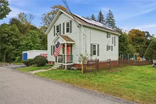 31 Meadow Ave, Cumberland, RI 02864 - Photo 3