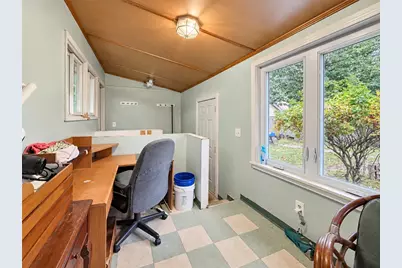 24 Vintner Avenue, East Providence, RI 02915 - Photo 9