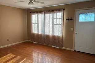 17 Warren Ct, Cranston, RI 02920 - Photo 5