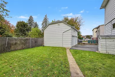 84 Avenue C, Woonsocket, RI 02895 - Photo 21
