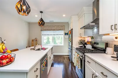 3800 Post Road #9, Warwick, RI 02886 - Photo 5