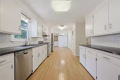 161 Rounds Avenue, East Providence, RI 02915 - Photo 9