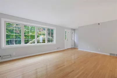 161 Rounds Avenue, East Providence, RI 02915 - Photo 5
