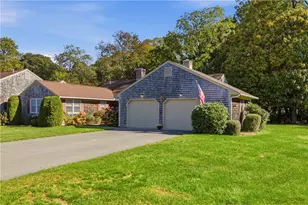 32 Belmont Dr, Portsmouth, RI 02871 - Photo 1