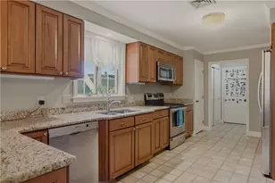 32 Belmont Dr, Portsmouth, RI 02871 - Photo 11