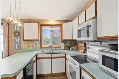 20 Oregon Avenue, Woonsocket, RI 02895 - Photo 13