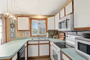 20 Oregon Ave, Woonsocket, RI 02895 - Photo 13