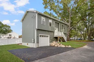 8 N Shore St, Warwick, RI 02889 - Photo 5