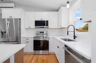 8 N Shore St, Warwick, RI 02889 - Photo 17