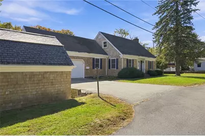 32 Bliss Mine Road, Middletown, RI 02842 - Photo 3