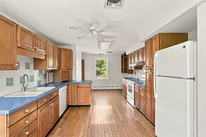 32 Bliss Mine Road, Middletown, RI 02842 - Photo 11