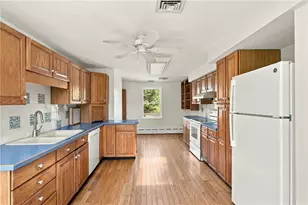 32 Bliss Mine Rd, Middletown, RI 02842 - Photo 11