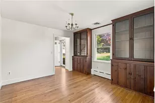 32 Bliss Mine Rd, Middletown, RI 02842 - Photo 7