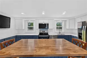 58 Earl St, West Warwick, RI 02893 - Photo 7