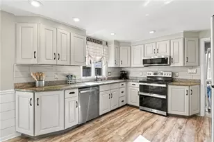 15 Valley View Dr, Smithfield, RI 02828 - Photo 11