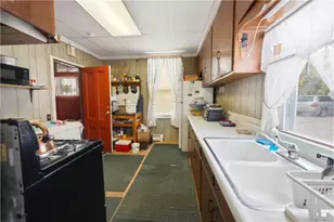 480 Smith St, Providence, RI 02908 - Photo 33