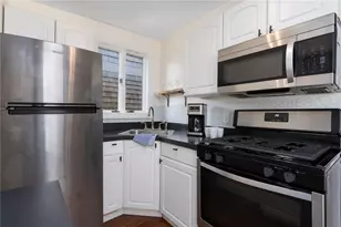 2 Goodwin St, Newport, RI 02840 - Photo 5