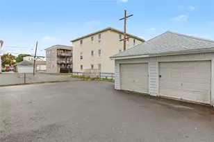 117 Burnside Ave, Woonsocket, RI 02895 - Photo 21