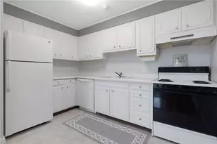 401 Bellevue Ave, Newport, RI 02840 - Photo 11
