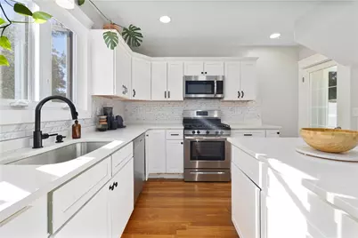 84 Myrtle Avenue, Cranston, RI 02910 - Photo 15