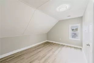 111 Waverly St, Providence, RI 02907 - Photo 9