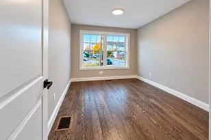 164 Magnolia St, Providence, RI 02909 - Photo 9