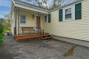 108 Falcon Ave, Warwick, RI 02888 - Photo 17
