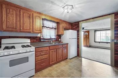 108 Falcon Avenue, Warwick, RI 02888 - Photo 3