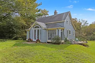 826 Mooresfield Rd, South Kingstown, RI 02879 - Photo 5