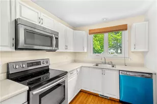 30 Noel Ct, South Kingstown, RI 02879 - Photo 13