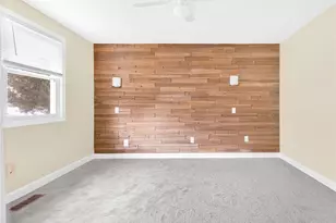 62 Beacon St, Cranston, RI 02910 - Photo 37