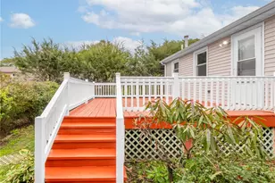 62 Beacon St, Cranston, RI 02910 - Photo 11