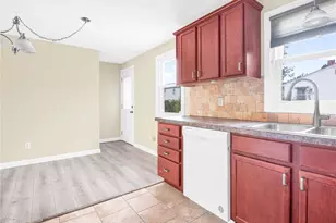 62 Beacon St, Cranston, RI 02910 - Photo 23