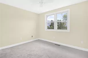 62 Beacon St, Cranston, RI 02910 - Photo 31