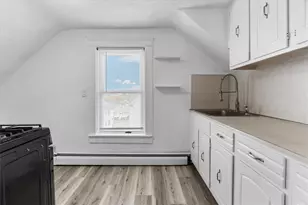 28 Englewood Ave, Pawtucket, RI 02860 - Photo 27