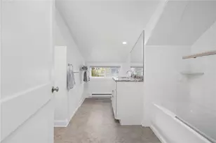 21 Vaughan Ave, Newport, RI 02840 - Photo 11
